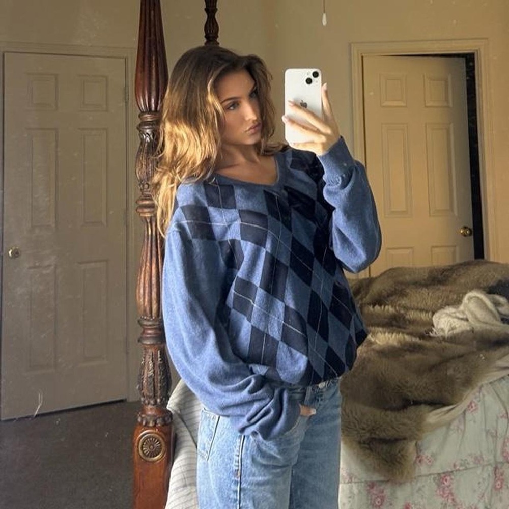 vintage blue argyle v-neck 100% cotton sweater